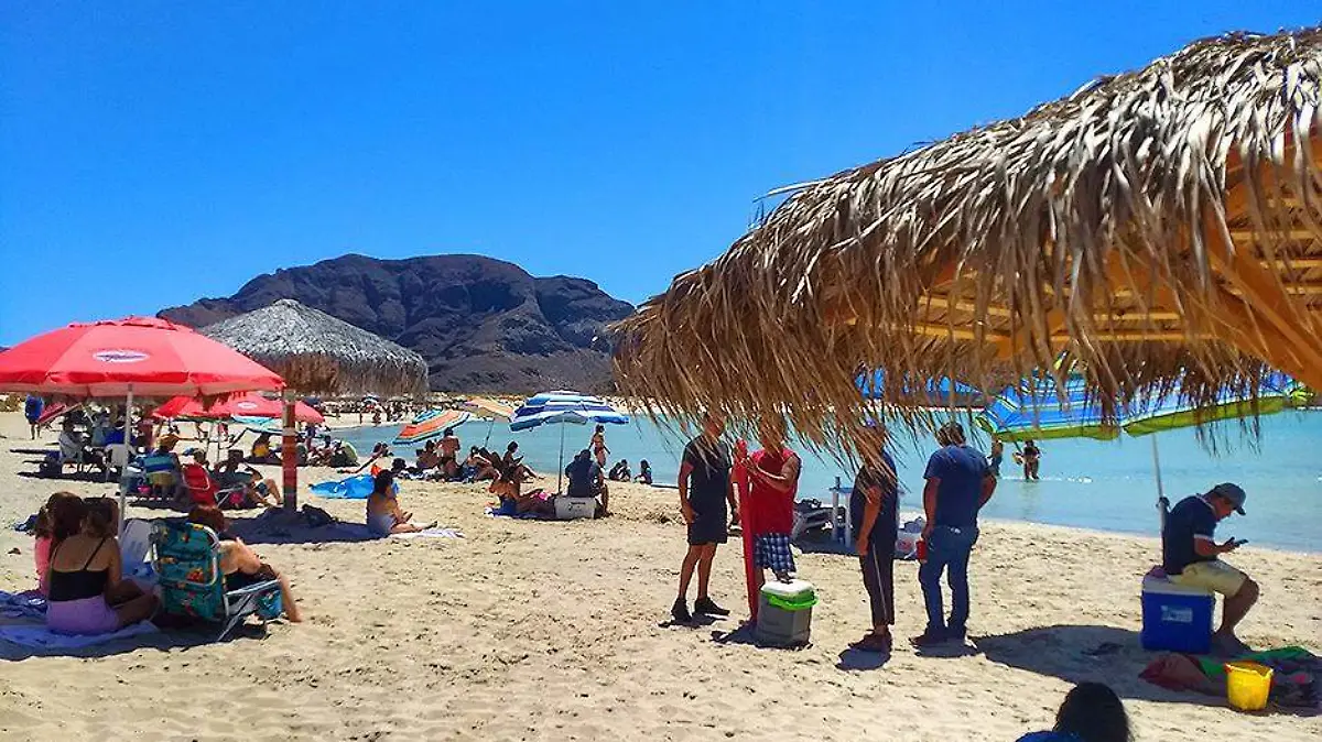 Playa Balandra turistas